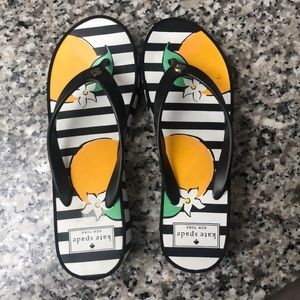 kate spade size 8 flip flops